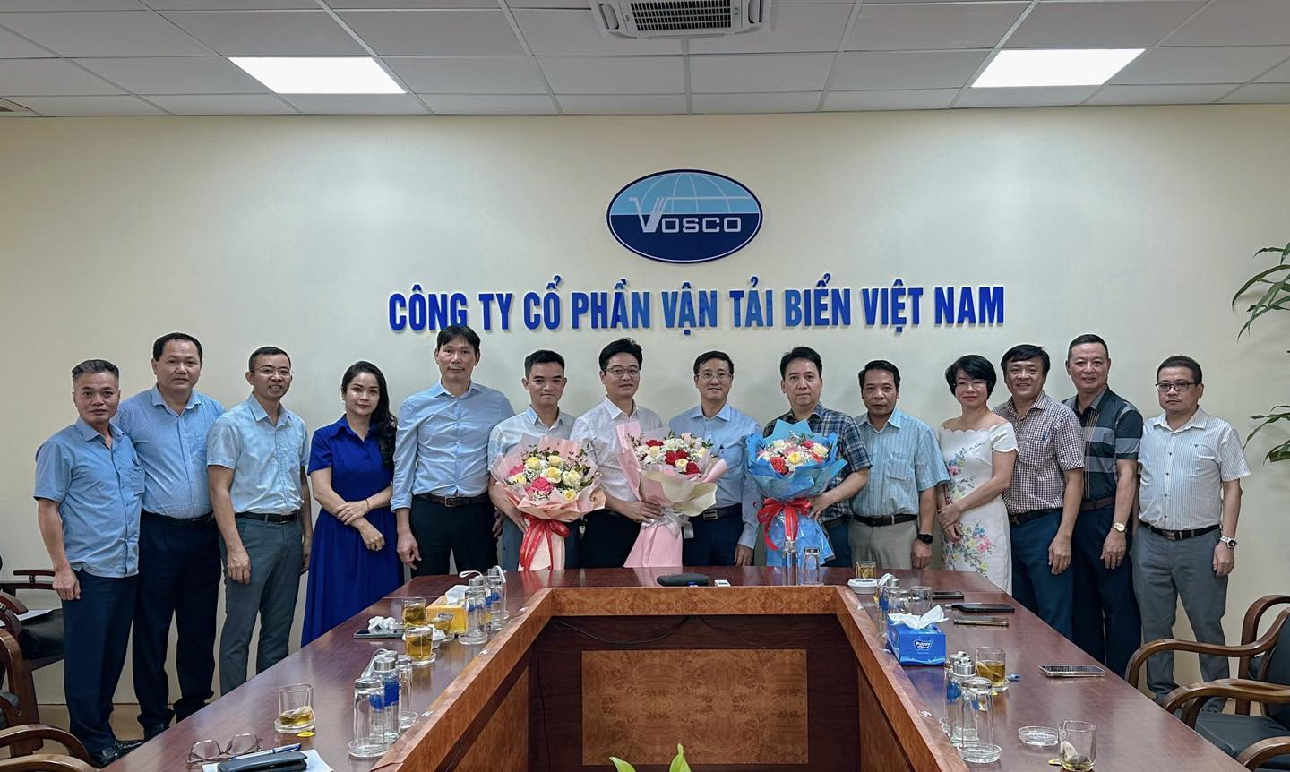 bo-sung-uy-vien-ban-thuong-vu-pho-bi-thu-dang-uy-cong-ty-co-phan-van-tai-bien-viet-nam-nhiem-ky-2020-2025